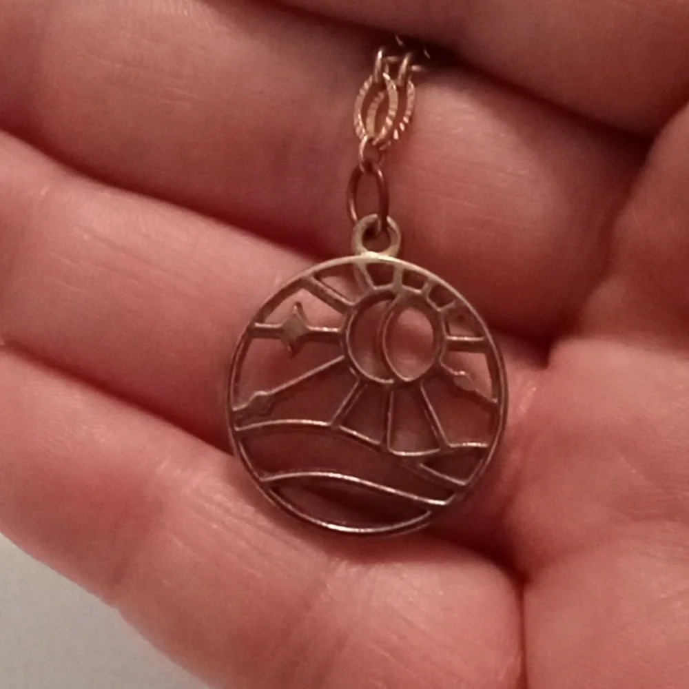 #1056.  5 Piece Assorted Gold Toned Pendant Necklace Bundle - Picture 4 of 11